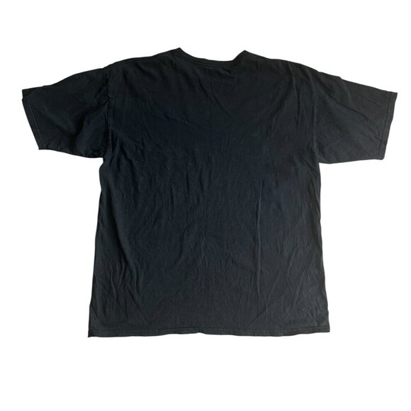 Cinch Denim Mens Black Graphic Tshirt Sz XL Distressed Faded Crew Neck Spell Out - Picture 2 of 4